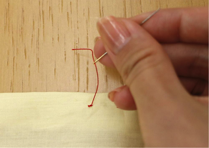 3.巻きつけた糸から針を抜いたら完成