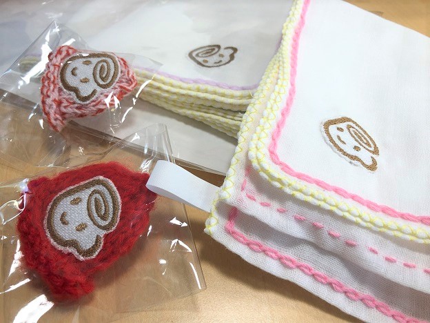 ほっとくんの刺しゅう入り手作りグッズ（ハンカチ・ワッペン）