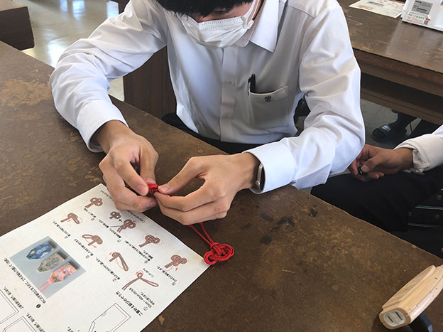 参加してくれた生徒。込めた願いは「恋愛成就」