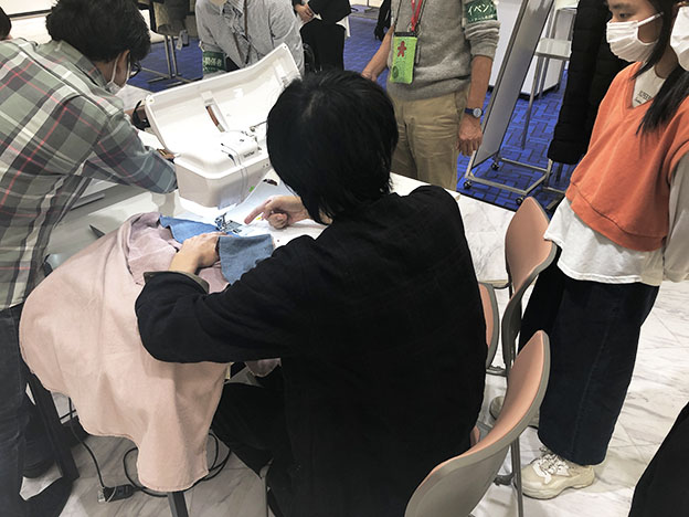 デザイナー岡本さん