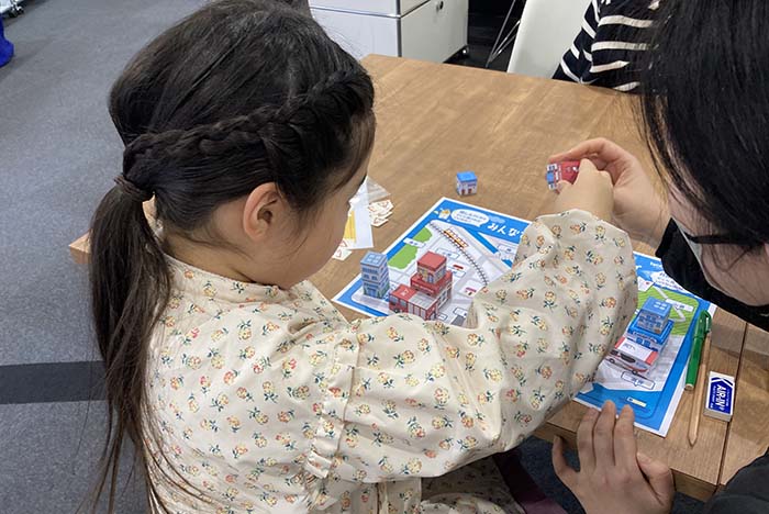 防災マップで遊ぶ親子1