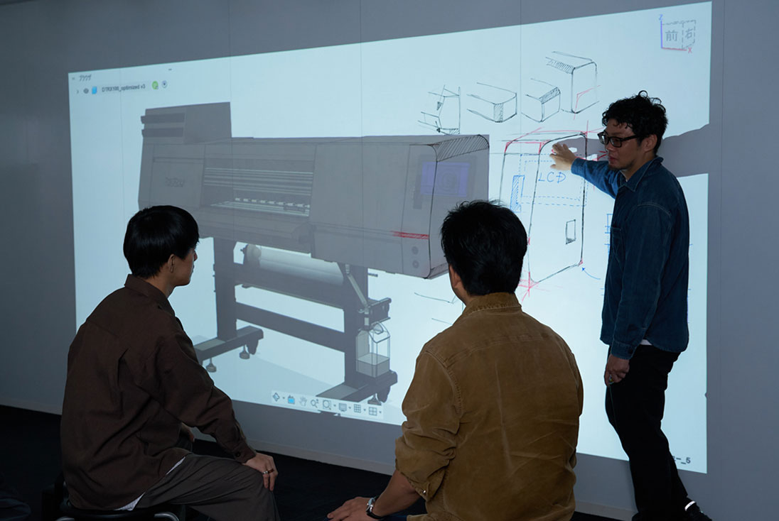 投影映像を使った製品デザイン検証