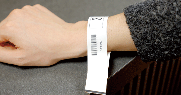 導入事例のリストバンド