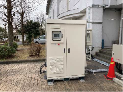 7kW燃料電池（開発中モデル）の設置風景　旭公園体育館