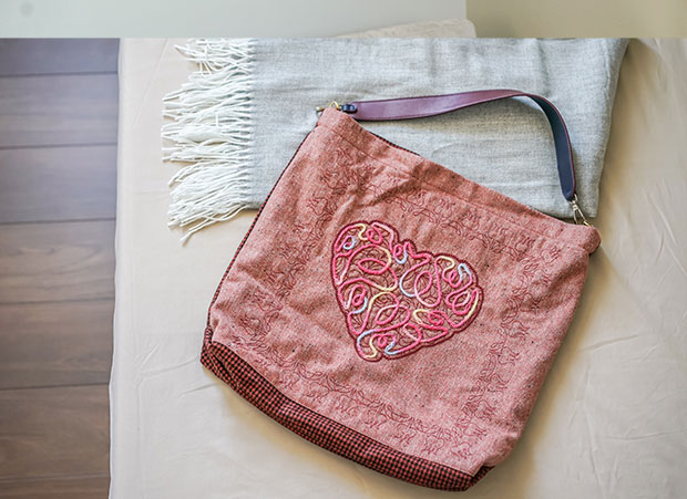 カウチング飾りのワンハンドルバッグ