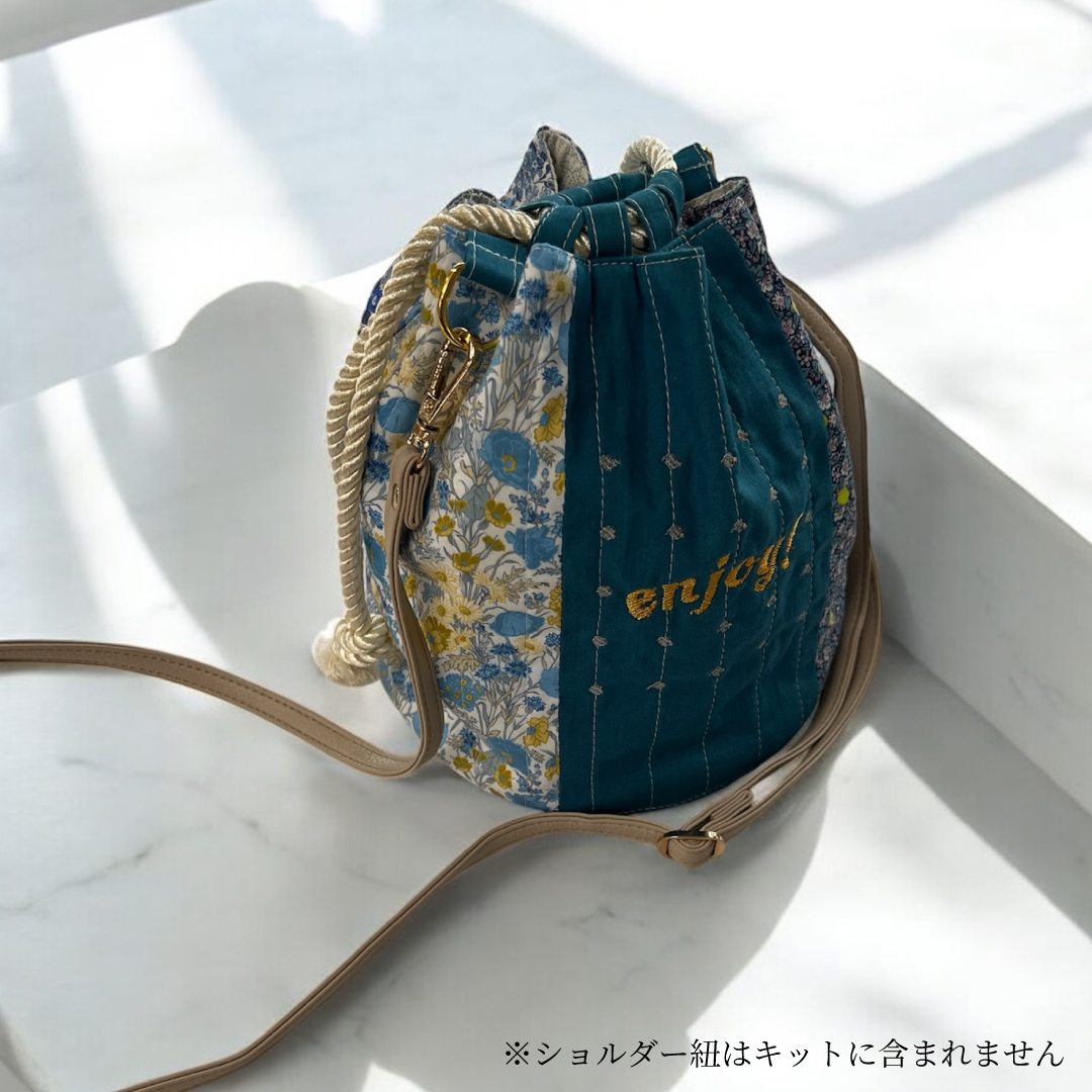 刺しゅうのリバティプリント巾着バッグ3