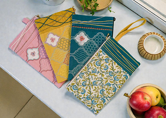 モロッカンタイル刺しゅうのポーチ