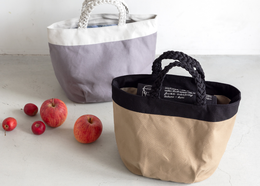 四つ編みハンドルのトートバッグ