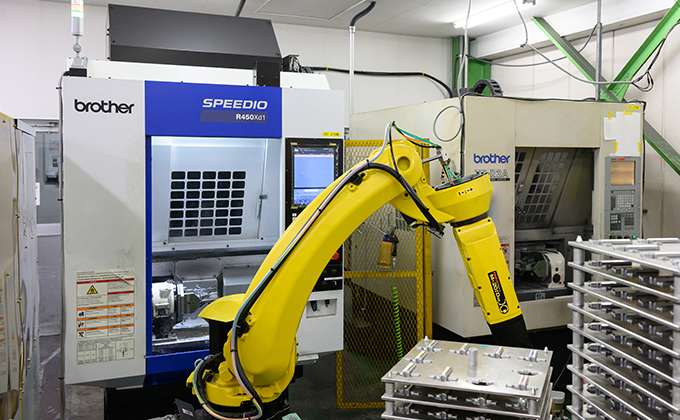 R450Xd1など多数のブラザーマシンが藤枝工場で活躍