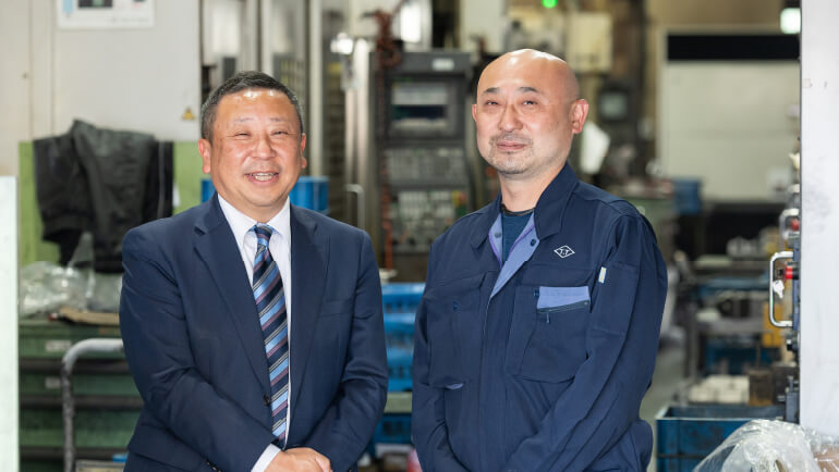 右：株式会社髙須鉄工 代表取締役　髙須 晃久 様　左：株式会社藤井機械 専務取締役　中村 達也 様