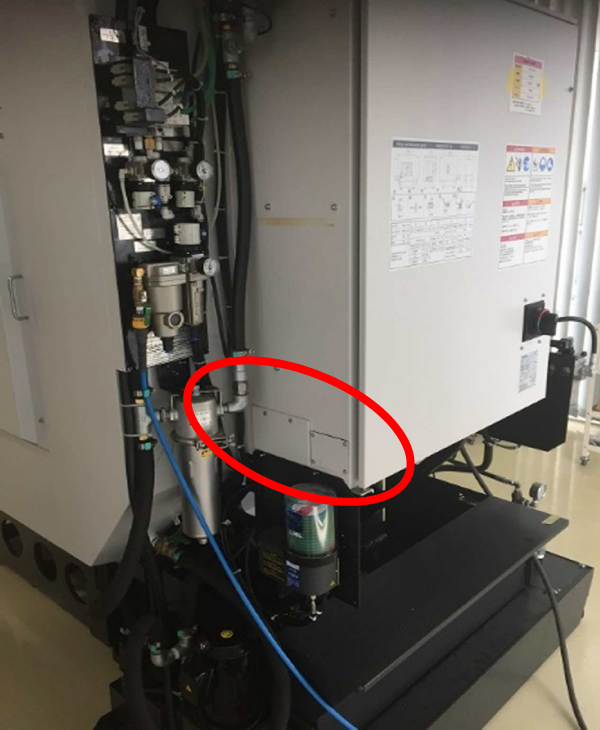 機械後部 制御盤