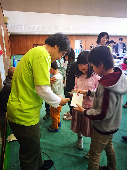 どうぶつしょうぎ大会シール配布