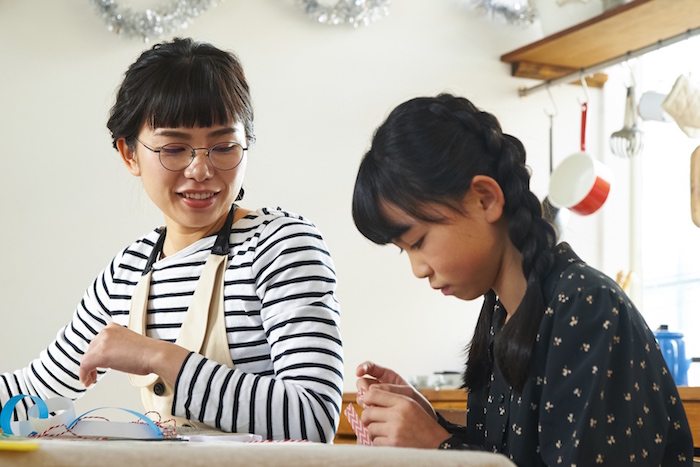 【暑い日は涼しい部屋で遊ぼう！】親子で楽しめる簡単ペーパークラフト