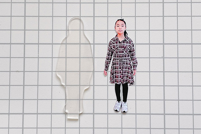 プラ板に画像を貼る