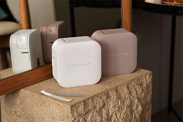 【ブラザー：画像】ラベルライター P-TOUCH CUBE「PT-P320BT」本体画像